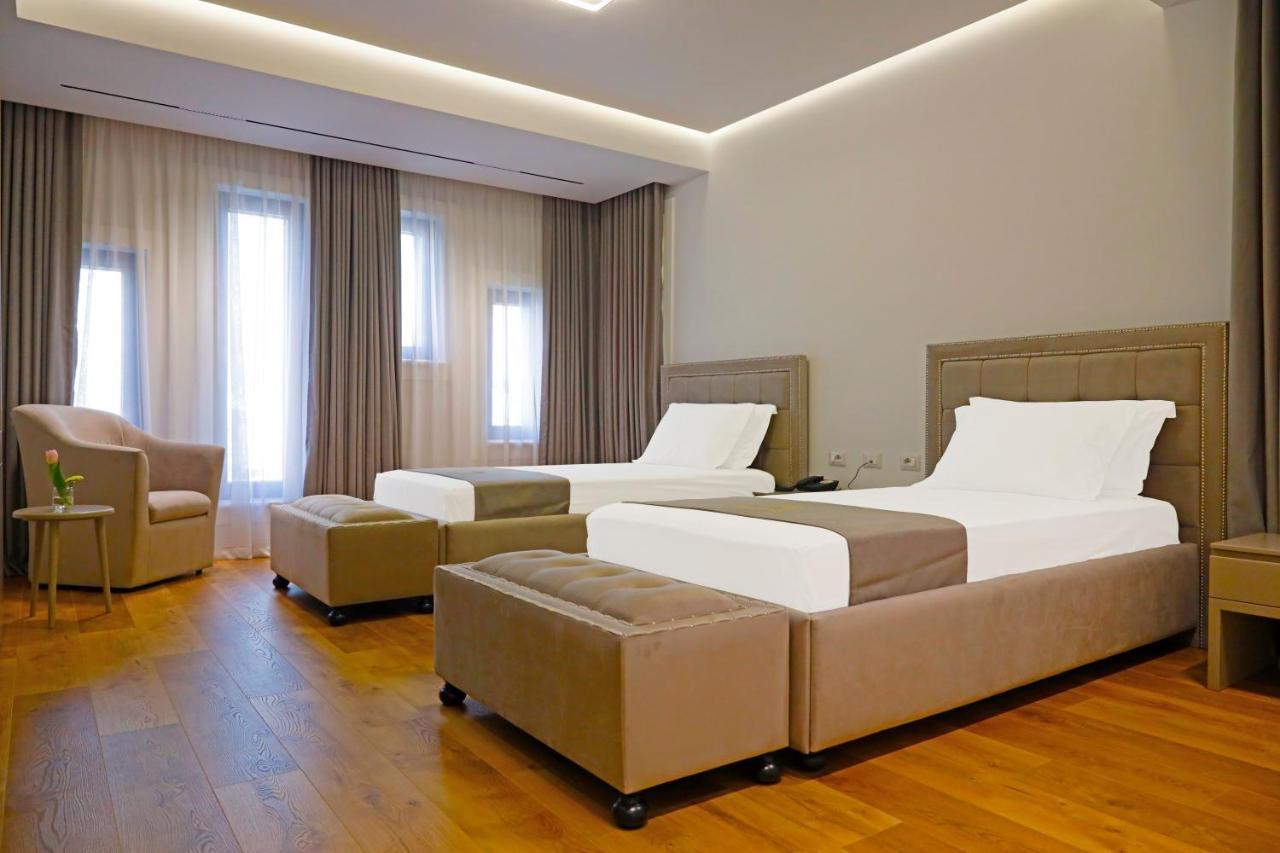 Mark Hotel Tirana Bërxull Exteriér fotografie